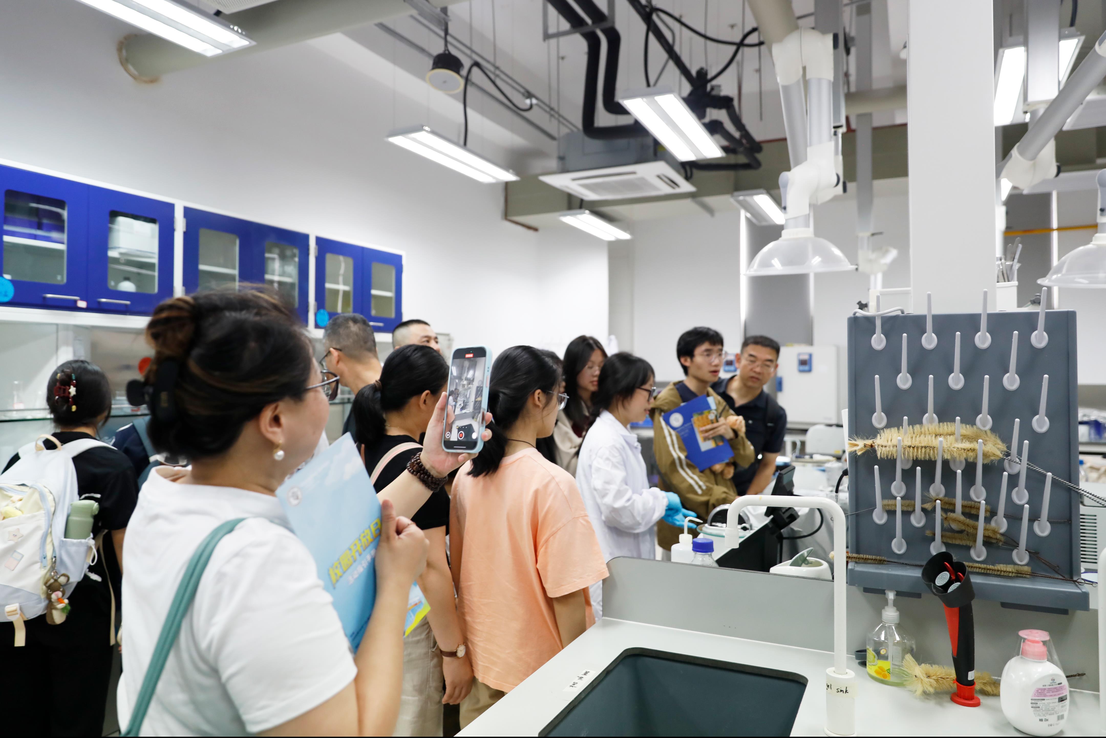 116fb538-1f69-44ab-b6f9-0abecbe77969