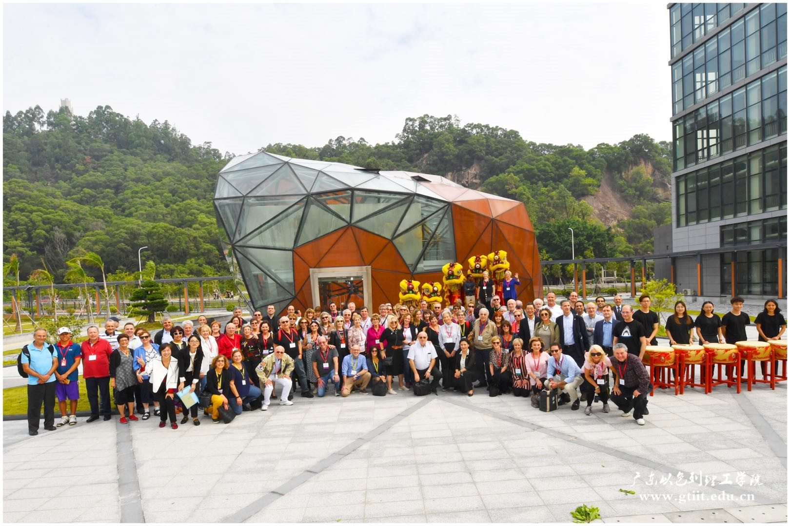 2a0ca549-5daf-4937-b135-862cb2412338