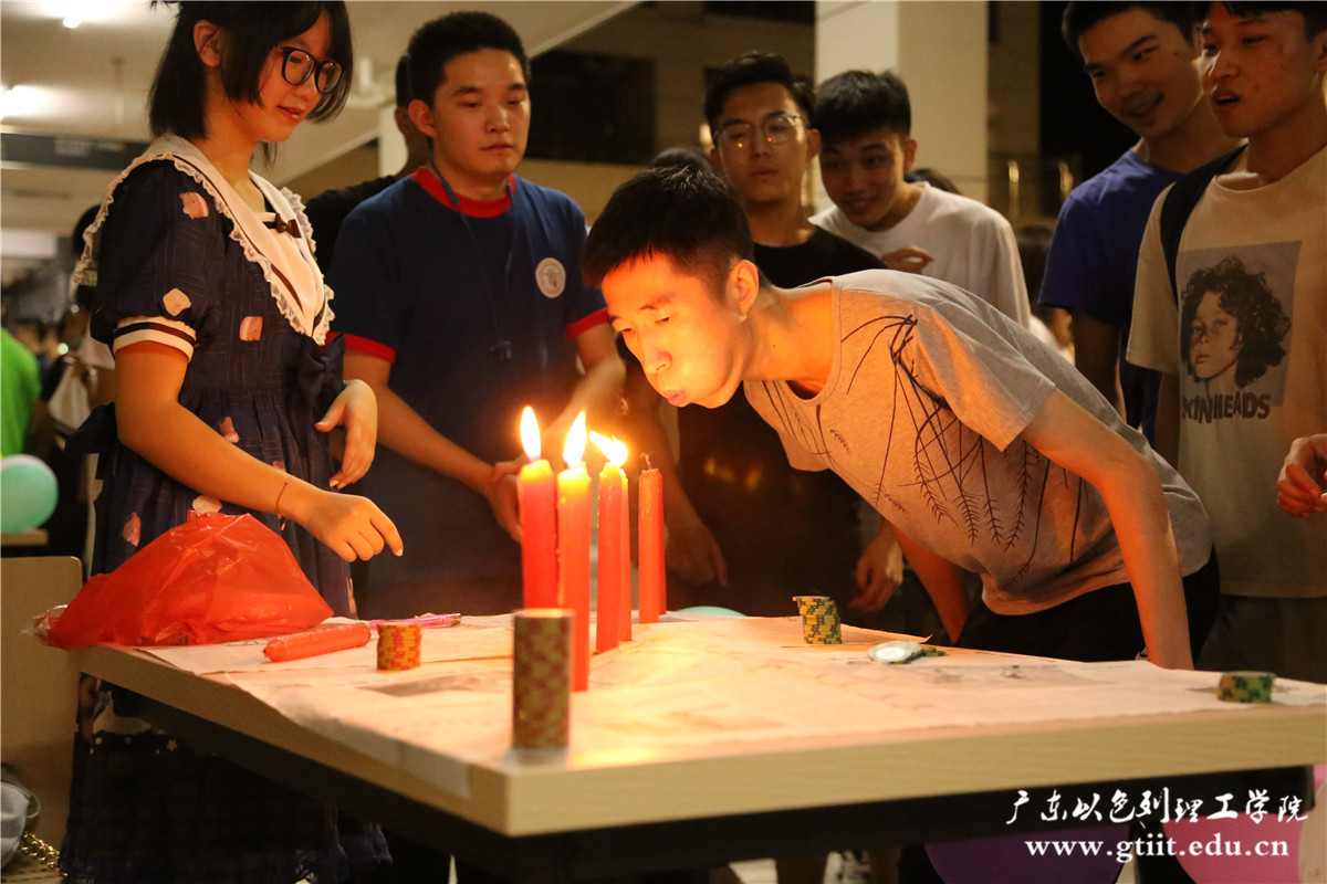 438434e7-2859-4cb4-ac70-9806631ca43d