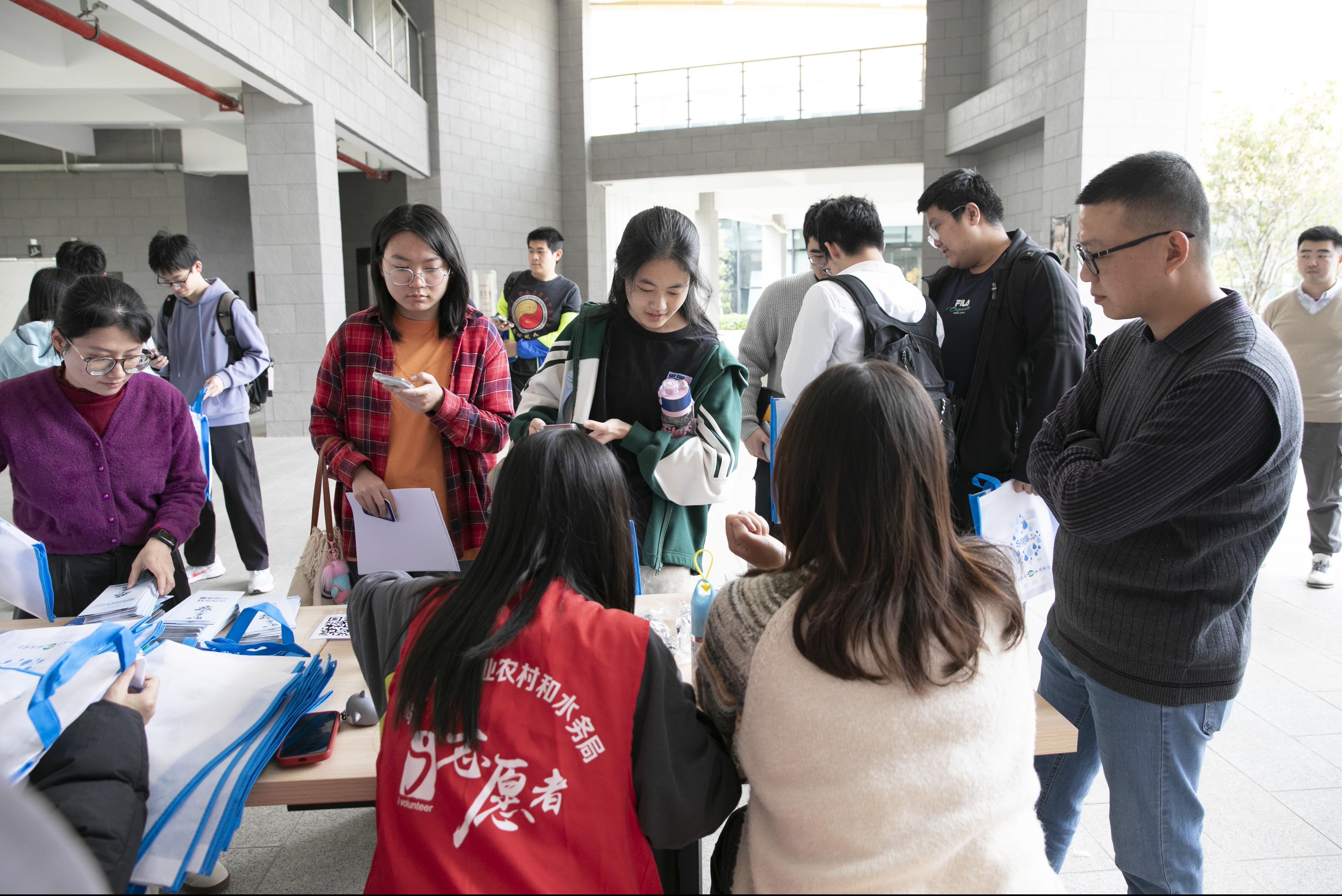 5dfe4750-31d0-4895-b6ee-84ea3835be62