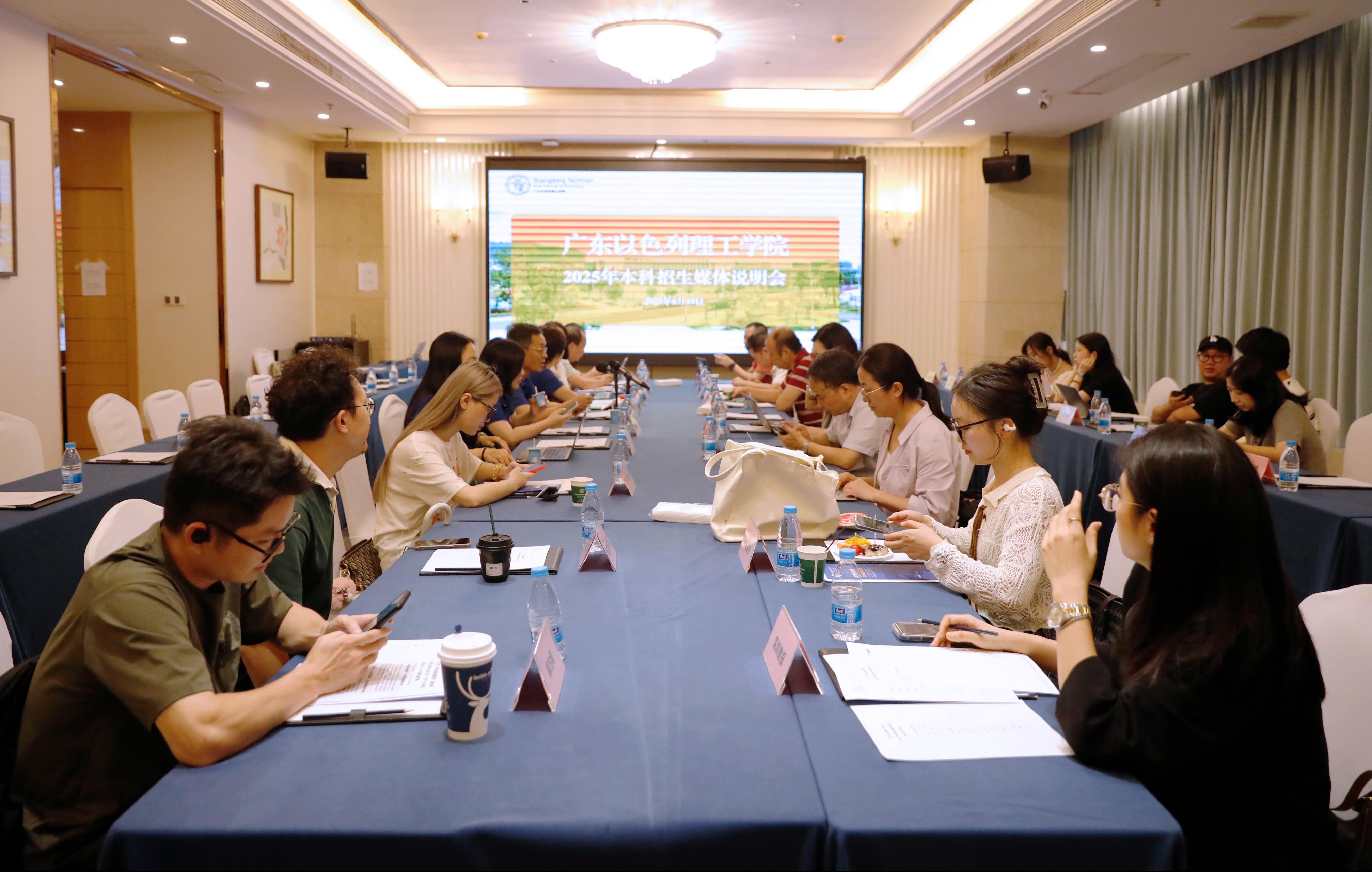 99fd5742-5cd7-4653-a251-54311f2b67ce