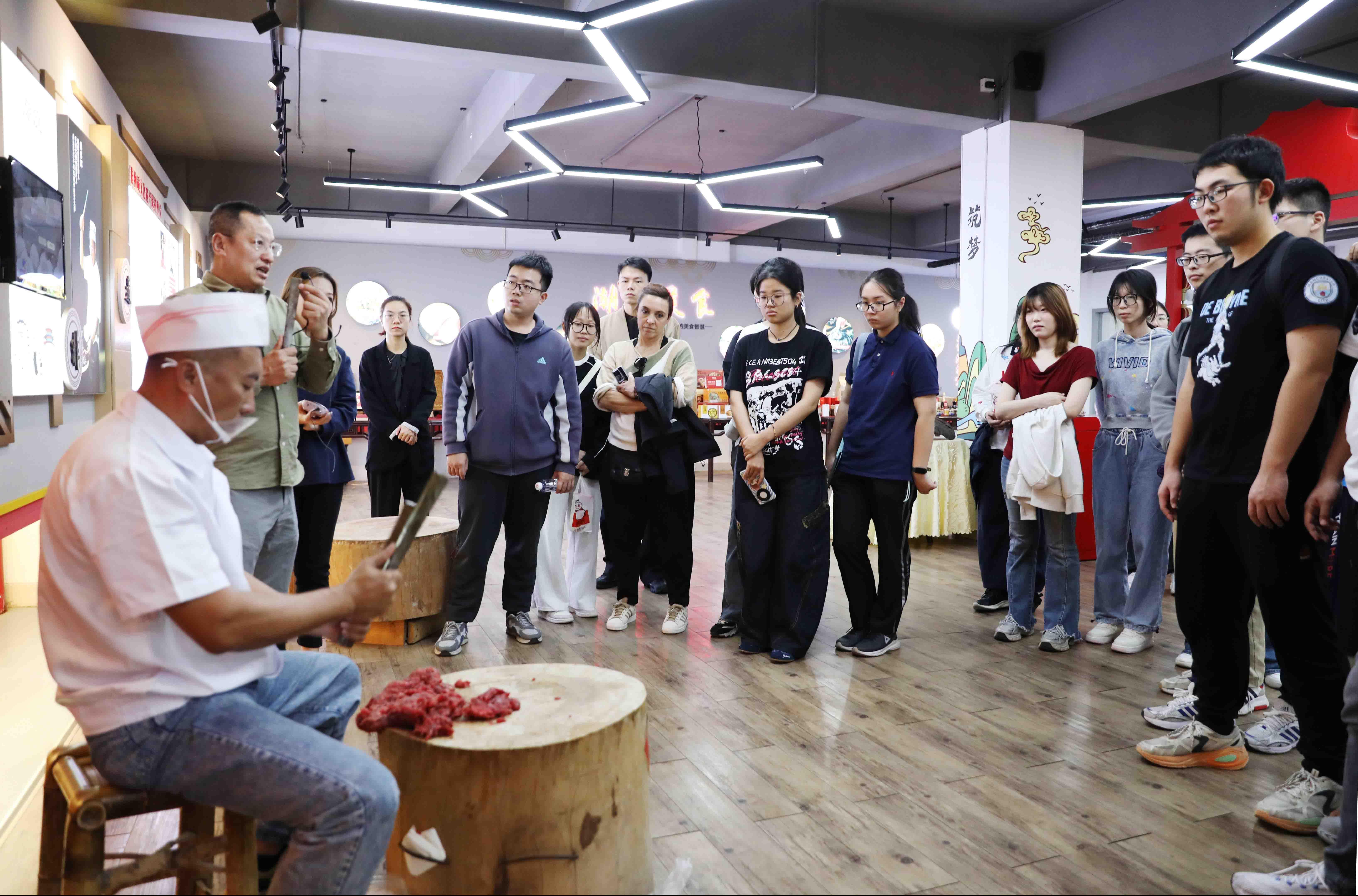 a55498b7-7585-4e8a-b1f6-28615b7c6108