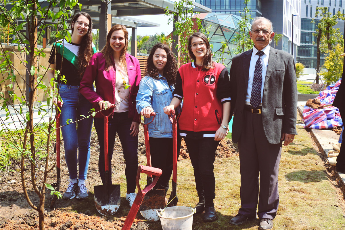 a67d67ed-abd0-4128-943c-f90d934fd674