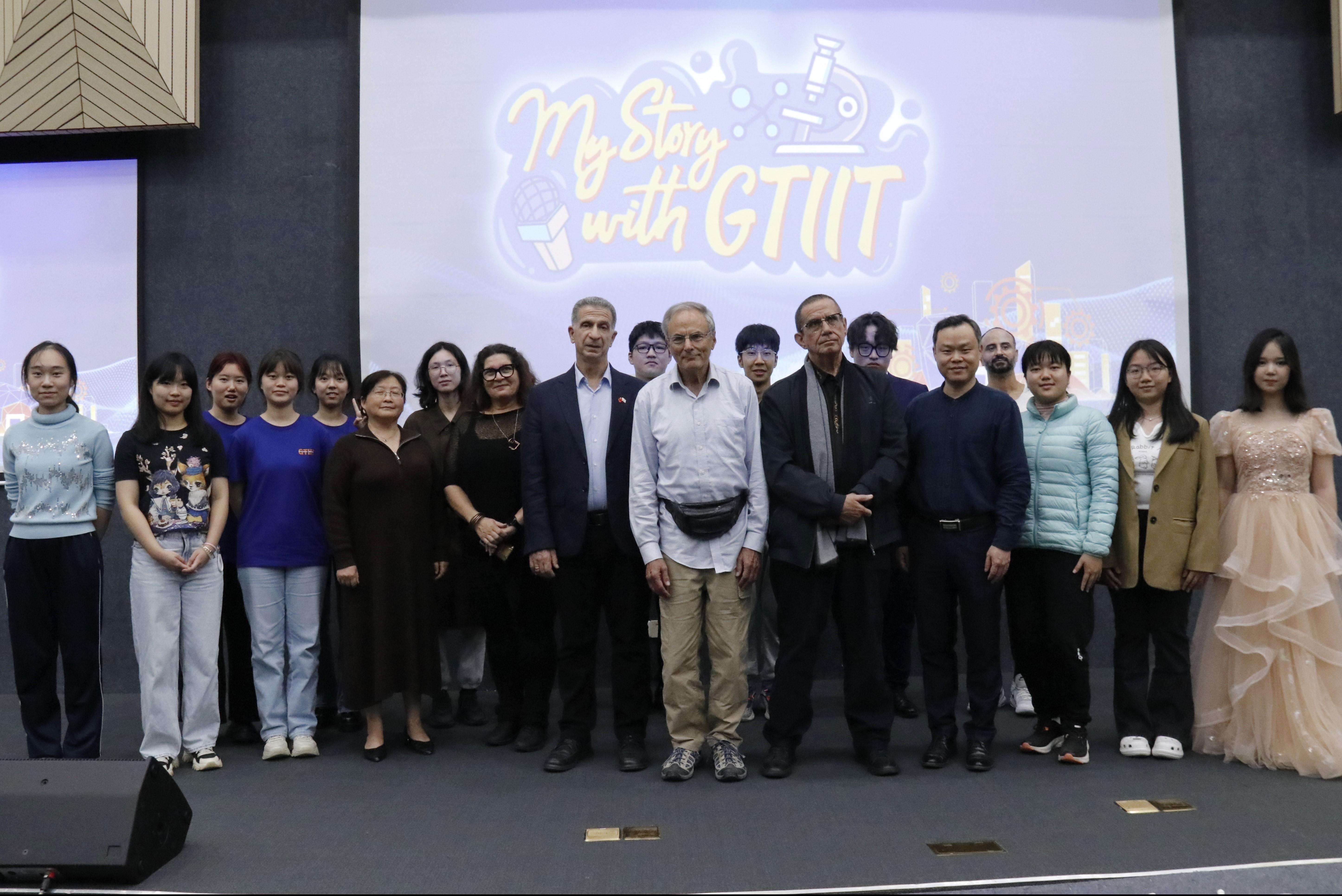 aa4335f8-7aab-494a-8382-60c378553464