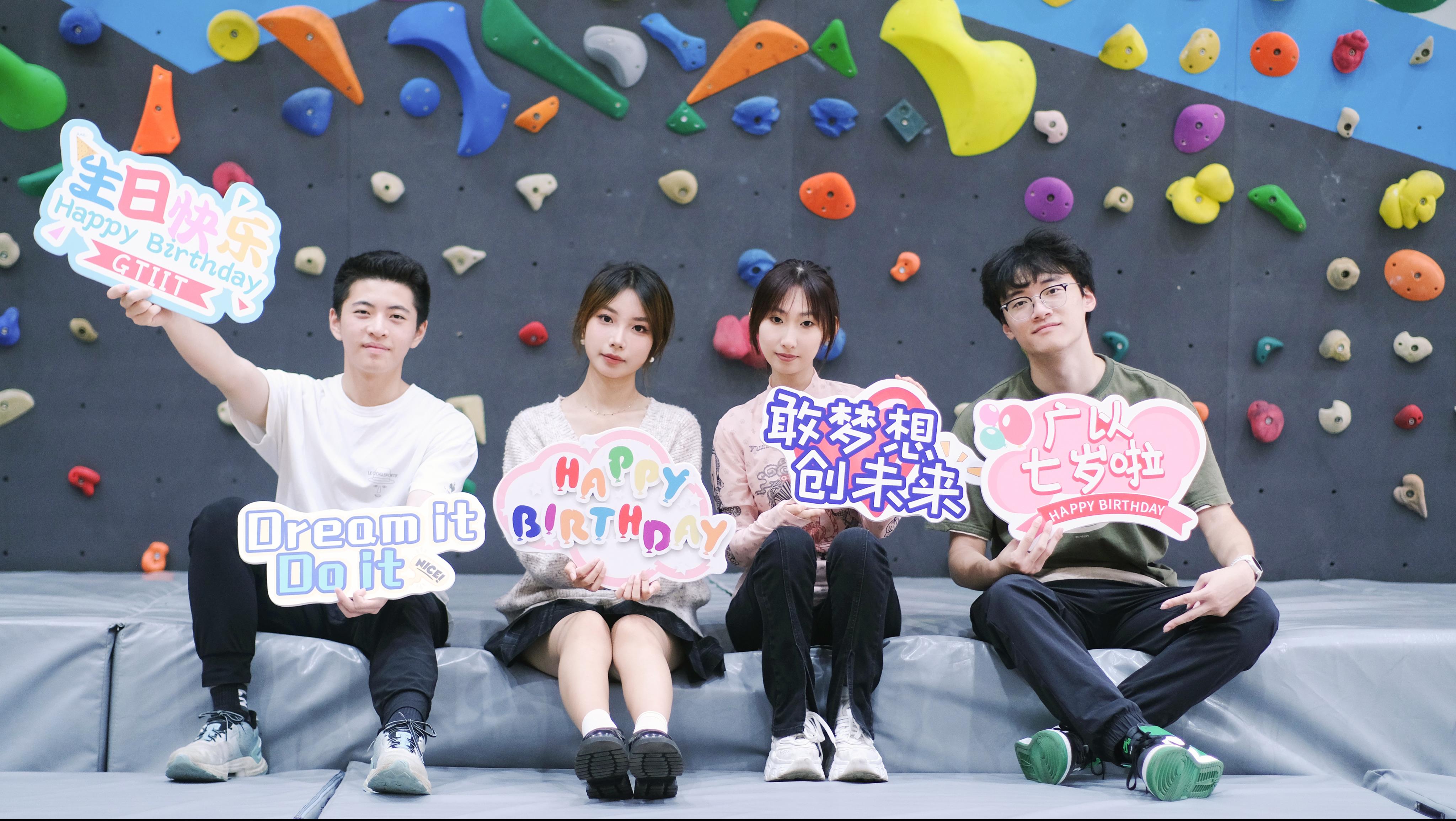 d6b65ed4-0794-4891-bbd4-645f09b1bae9