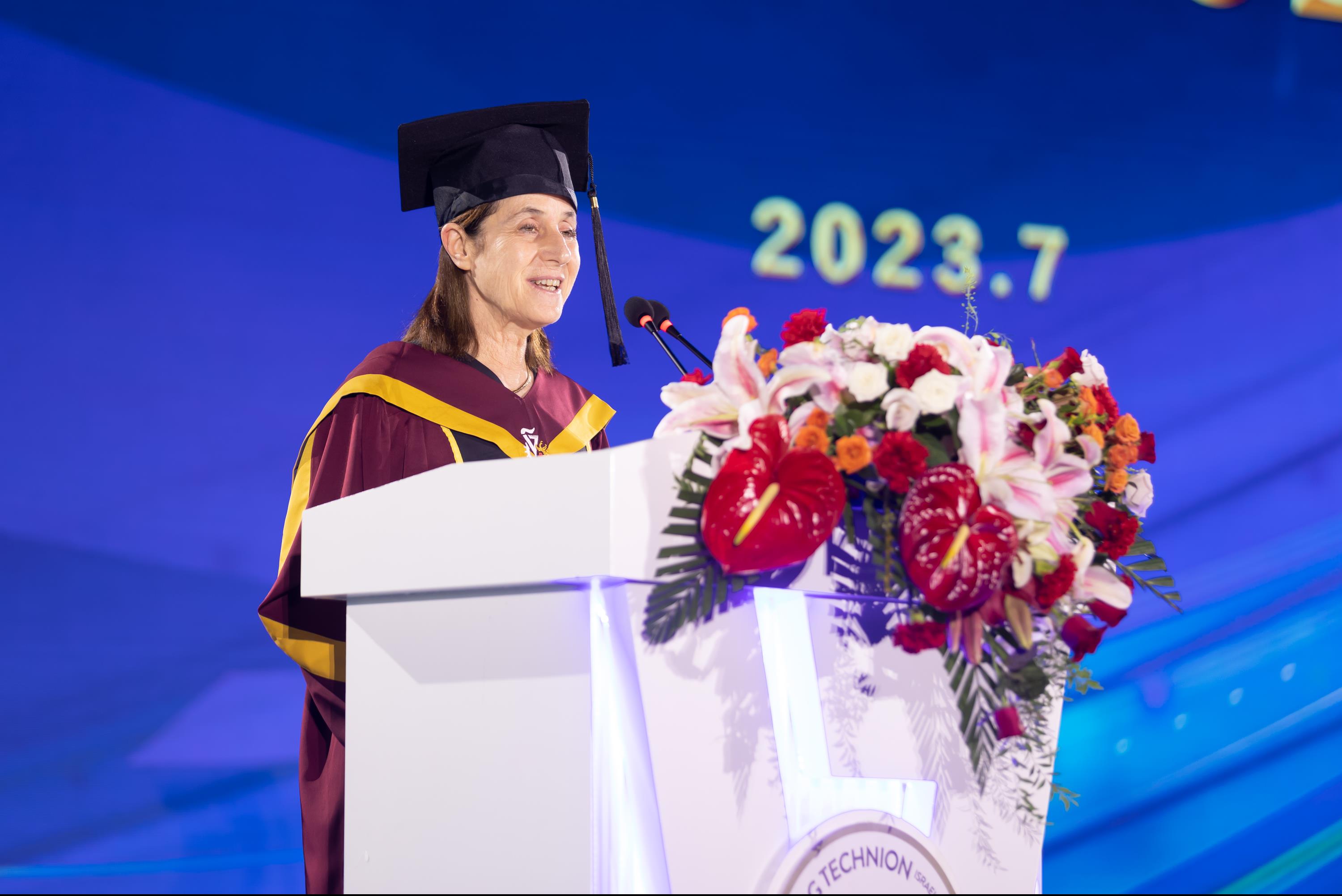 dfc0f2cc-a061-4cd2-83c5-e91dd17a2ef5