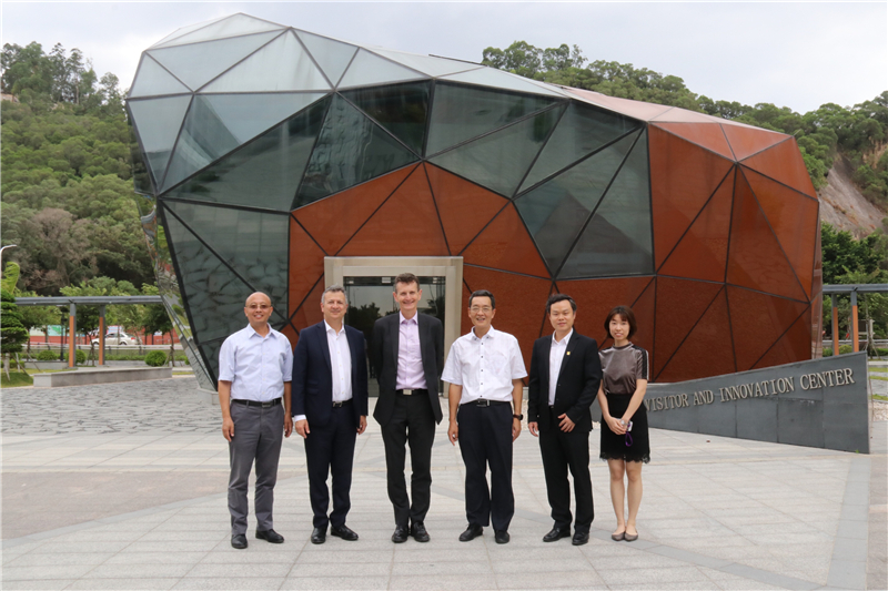 e889bc0b-cdb2-4c0f-9182-b472450e4b26