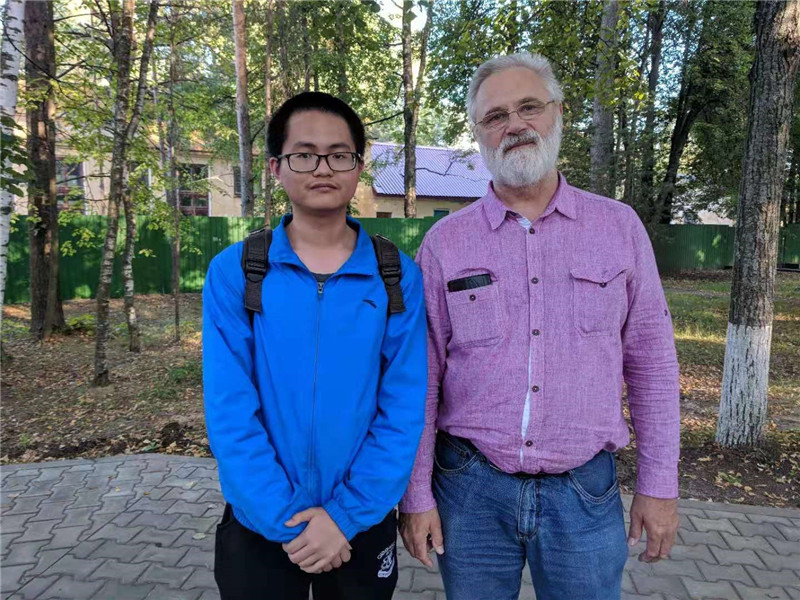 陈林泓宇KOROBOV合影.jpg 陈林泓宇KOROBOV合影.jpg