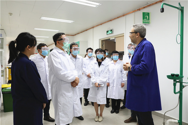 6374148571530176349692695