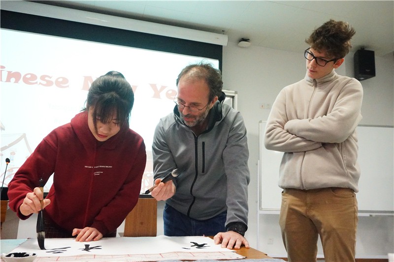 6374857411759356231223916