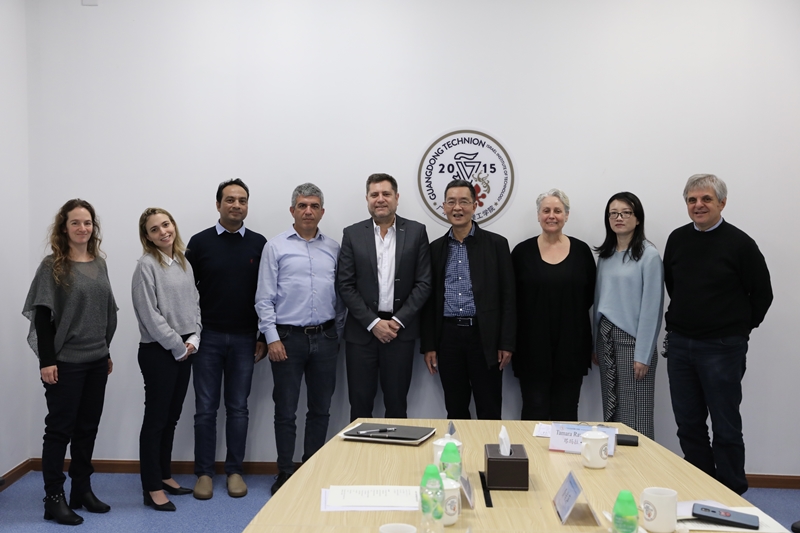 6375096510582670456259392