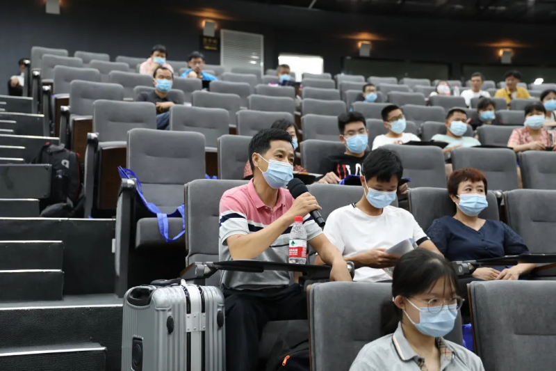 6375988676611658948699304