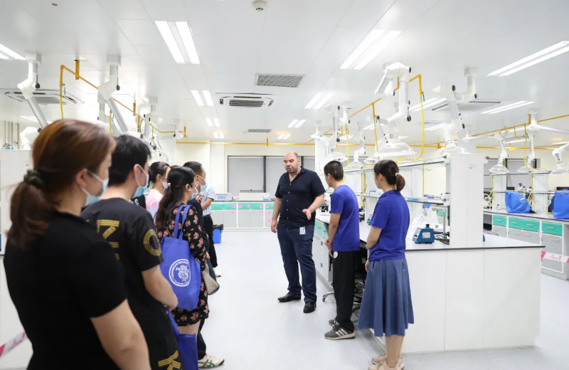 6375988678132872901581594