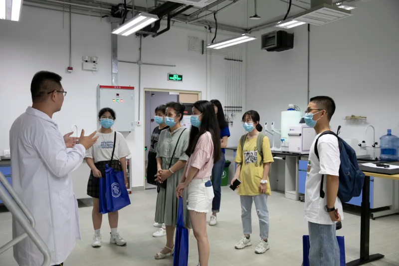 6375988678334674584398521