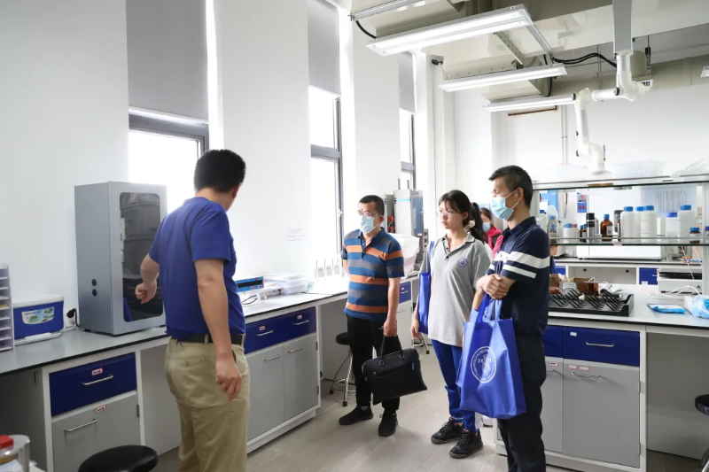 6375988678342072751954123