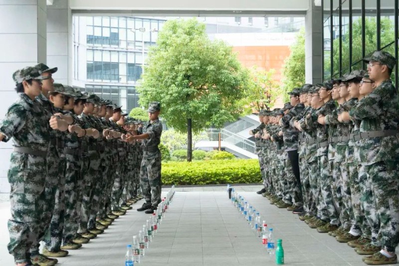 6376349572729572142062922