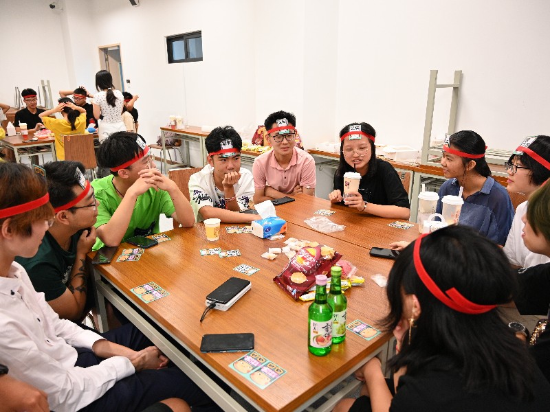 6376669666087376711734075