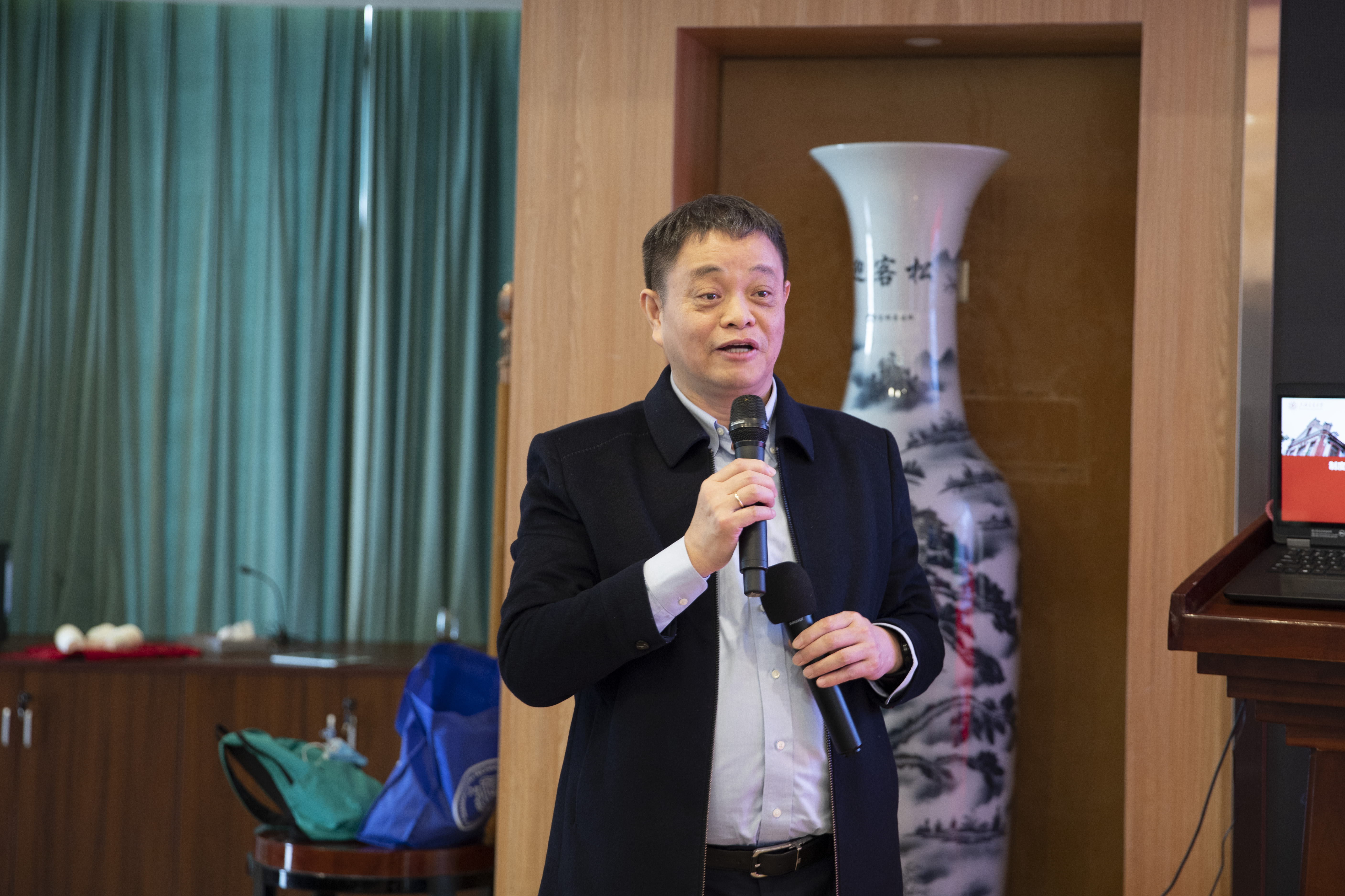 Chancellor Gong.jpg Chancellor Gong.jpg