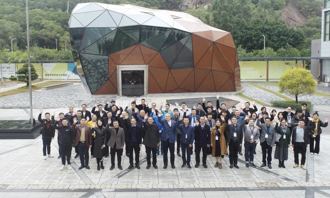 6377768441975667844051967