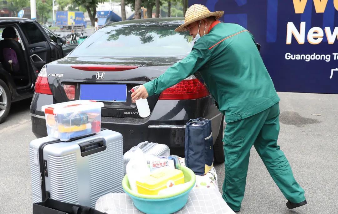 6377768715717375896643620