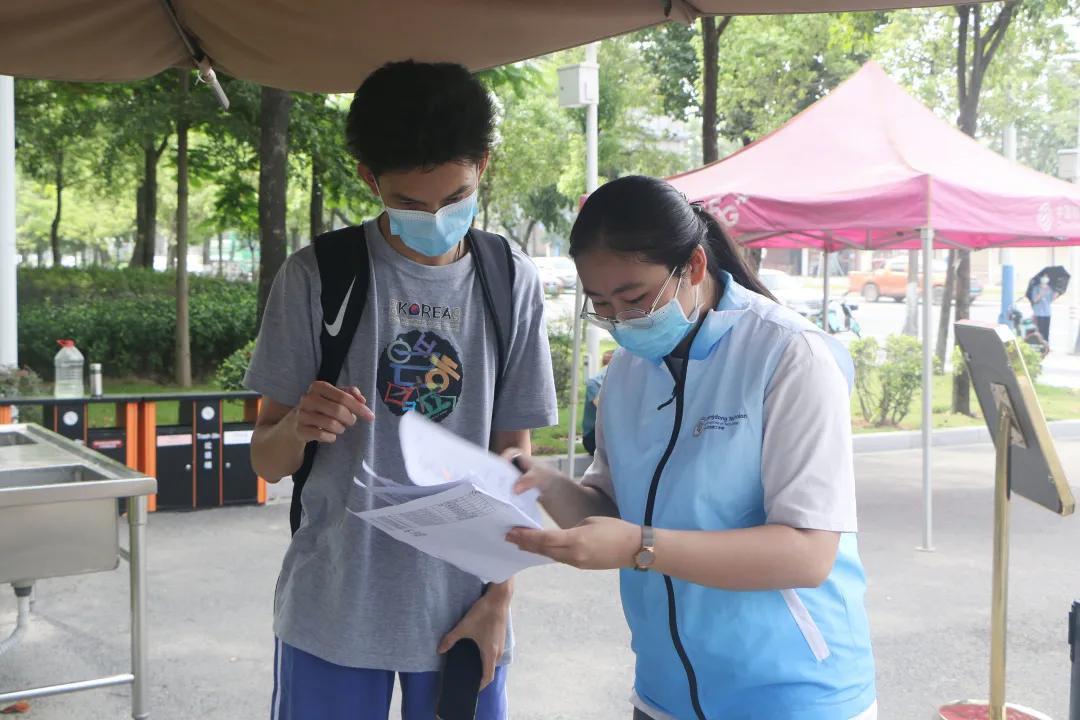 6377768715800350581530179