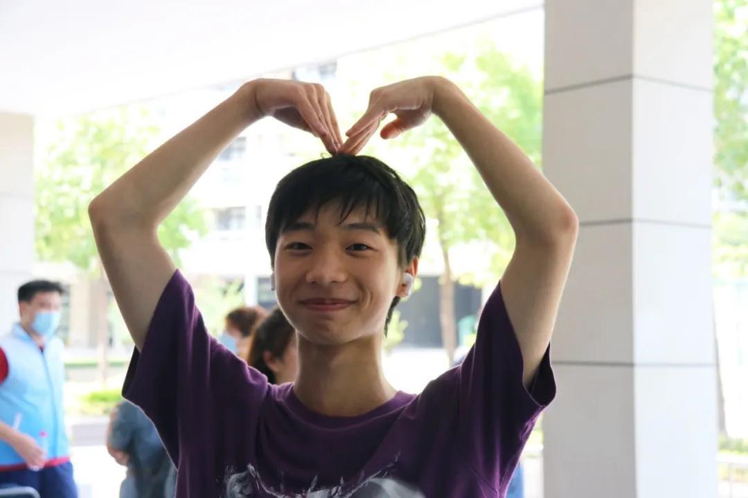 6377768716033300868674996