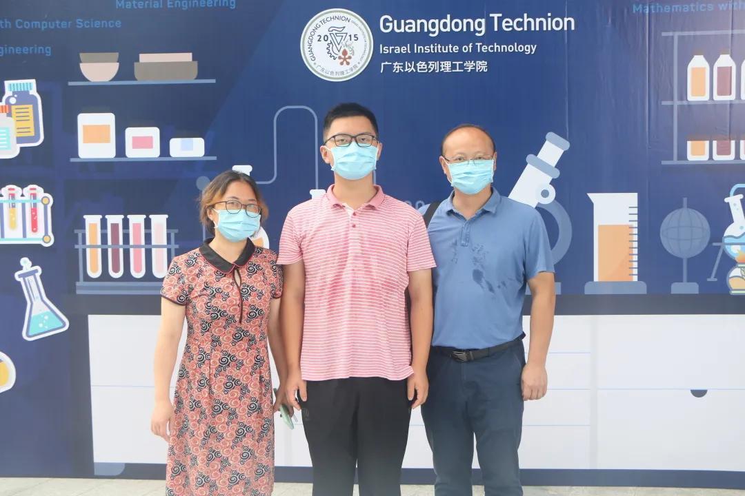 6377768716133405914847168