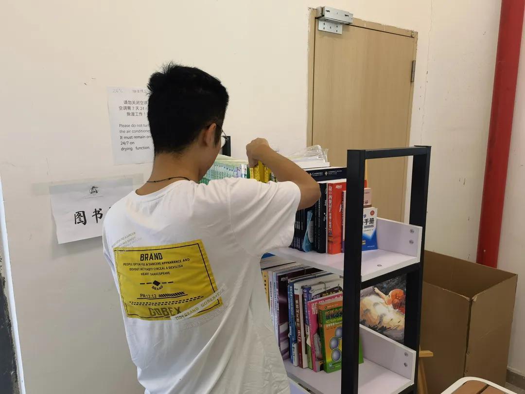 6377775031902757462304208