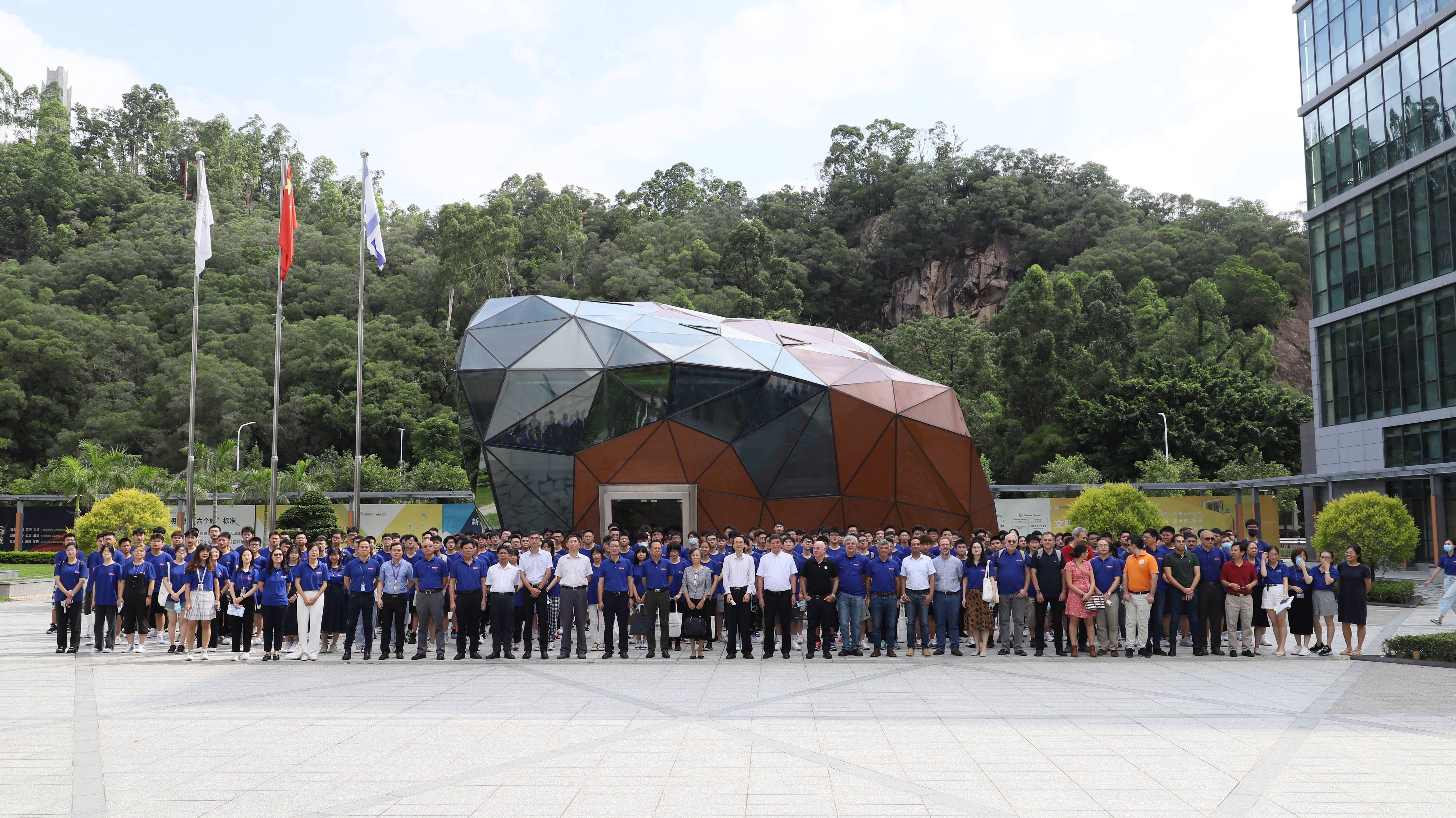 6377775676853086058187933