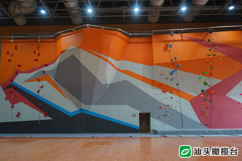 6378373157275871645146694