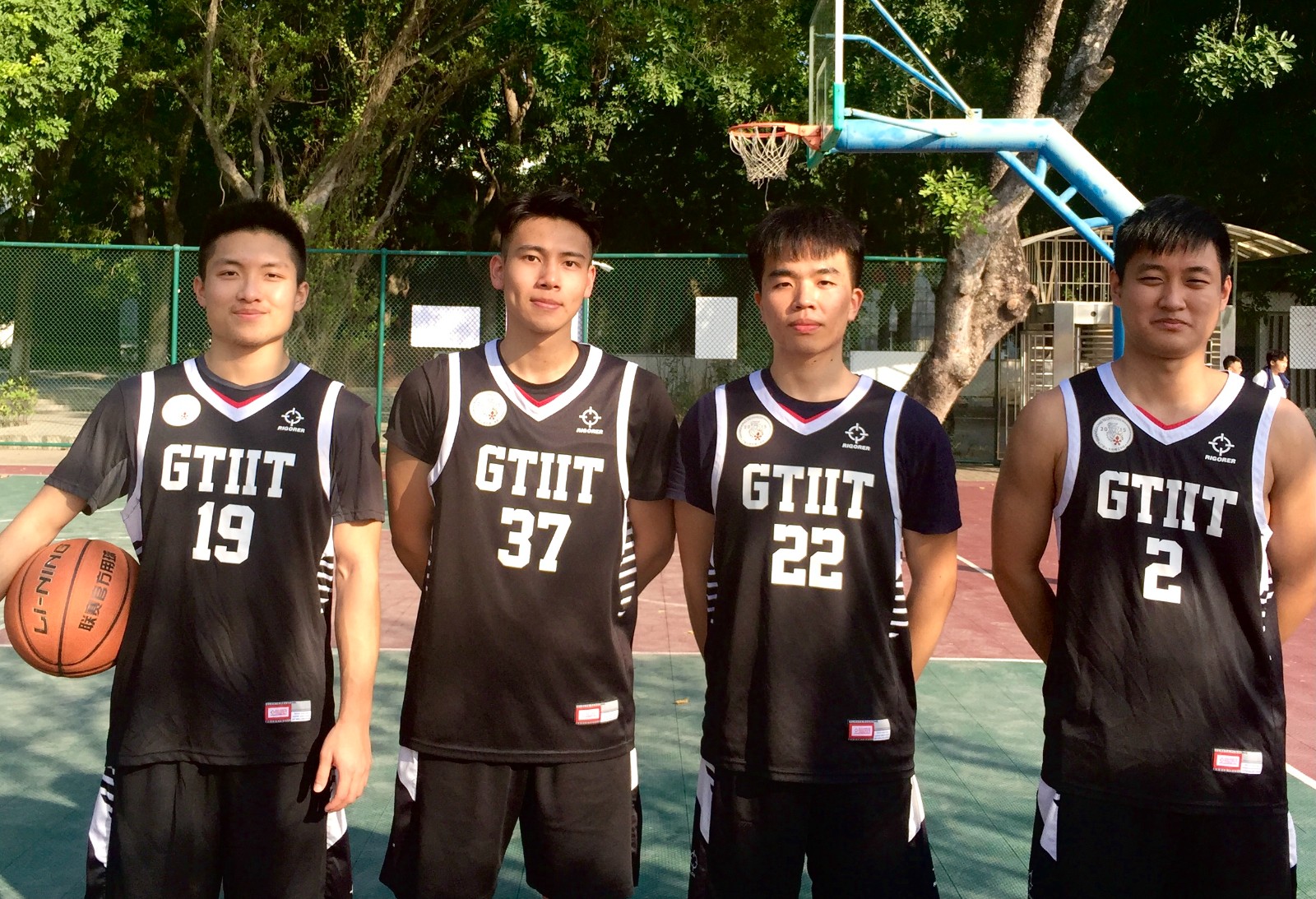 33Team.jpg 33Team.jpg