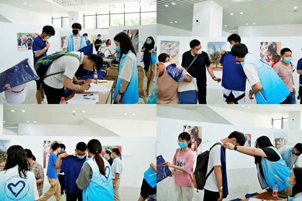 Uniform-拼图.jpg Uniform-拼图.jpg