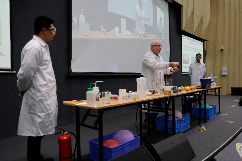 6381490341653372419341775