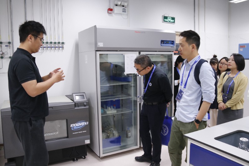 6381490346884162097129853