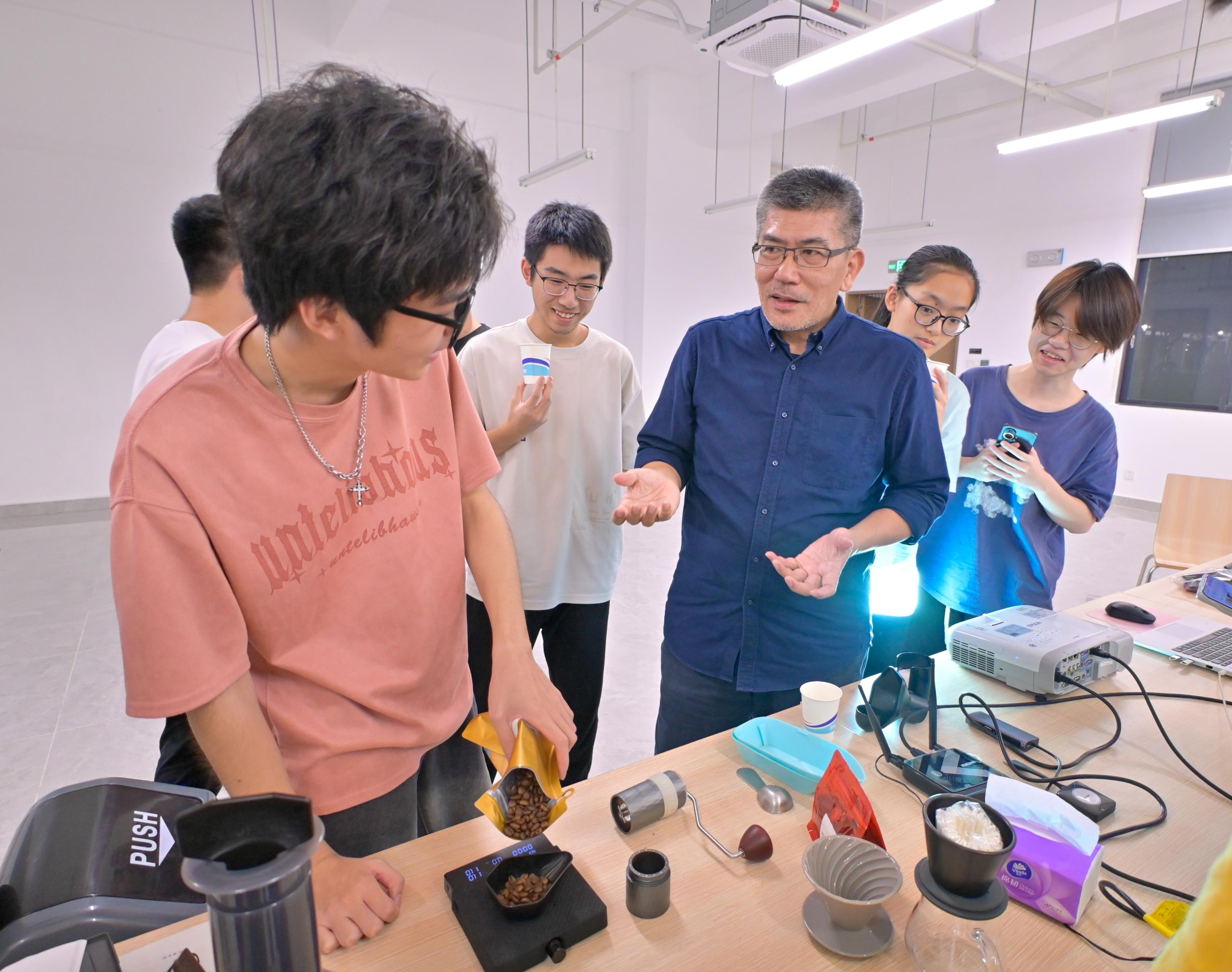 pro-j2gwfnja.jpeg pro-j2gwfnja.jpeg