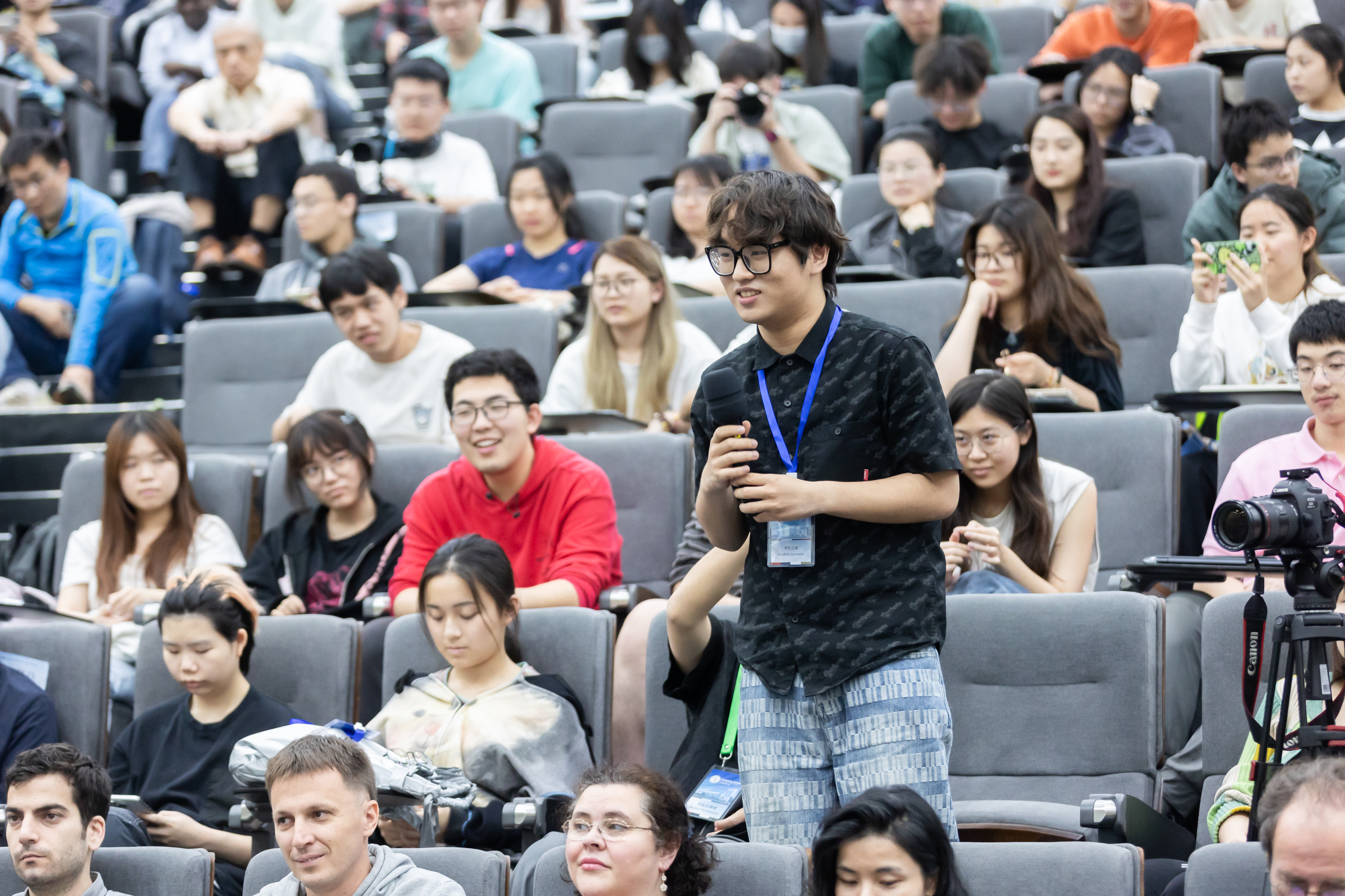 6385067207074628275416149