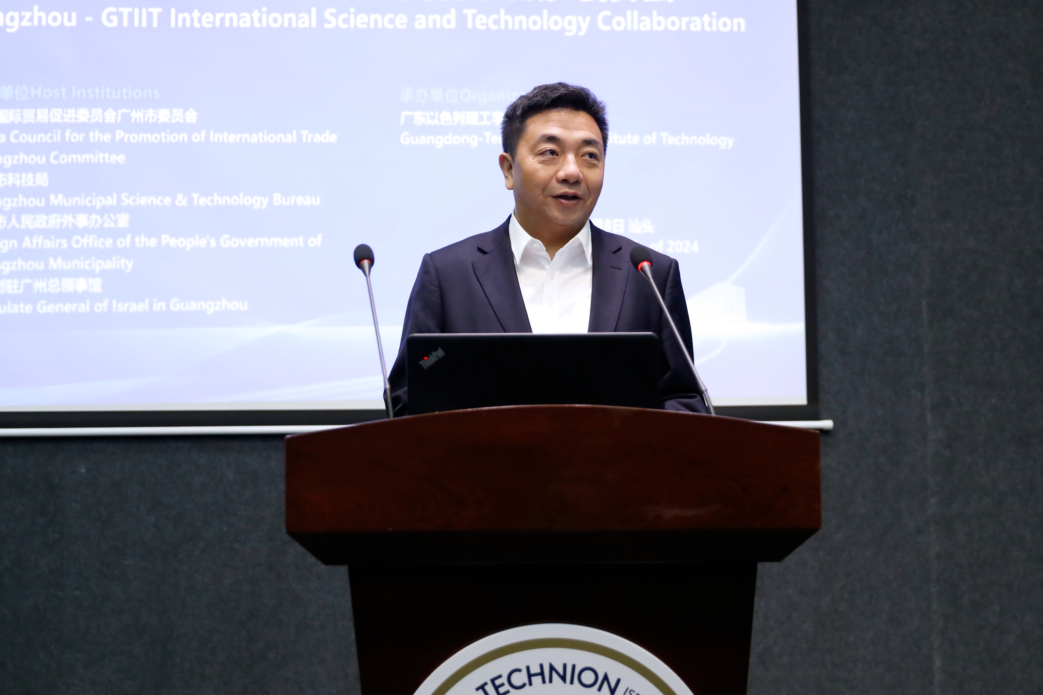 _16A6409.png _16A6409.png