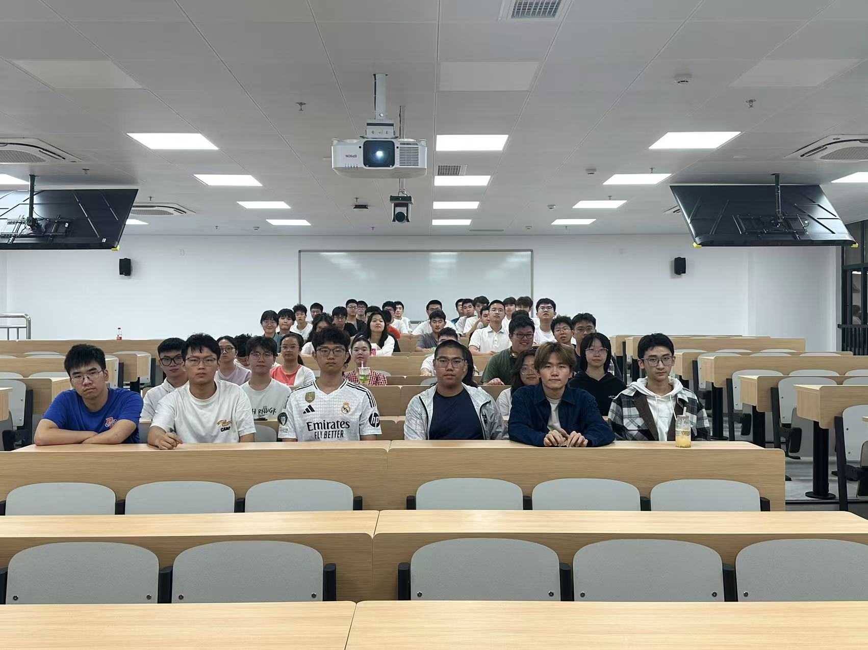 整体照-第九团支部.jpg 整体照-第九团支部.jpg