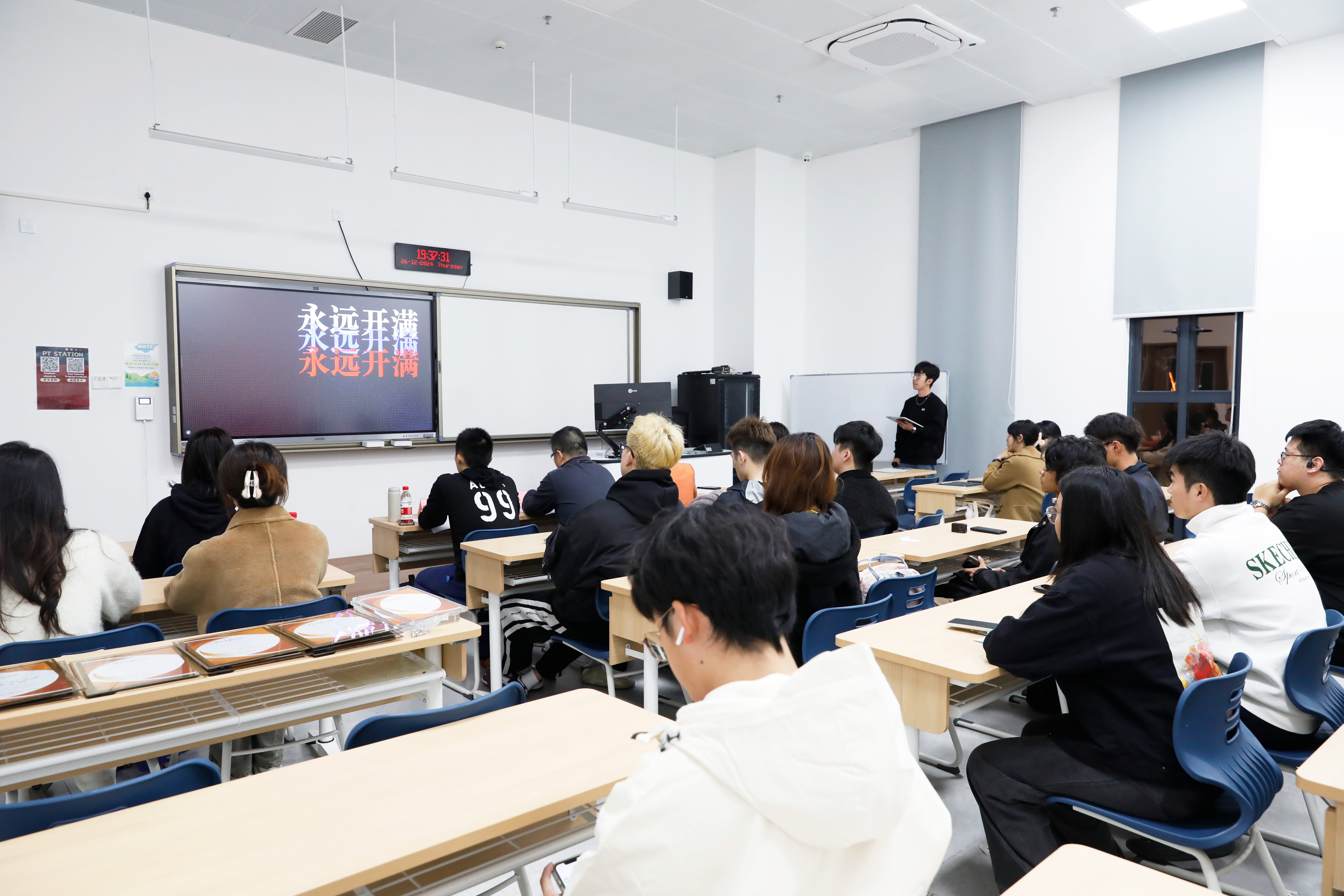 _16A9018.jpg _16A9018.jpg