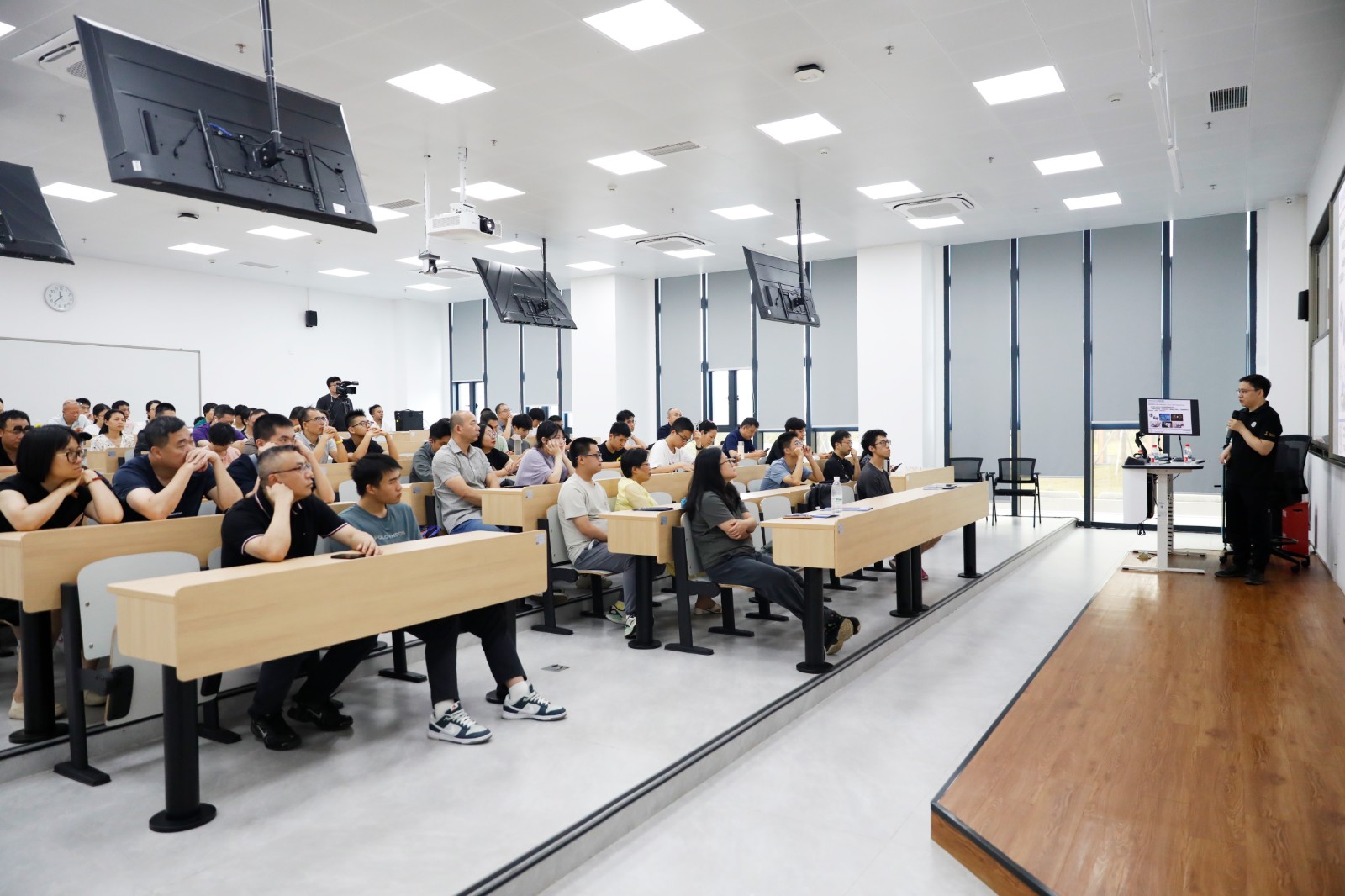 _16A0479.jpg _16A0479.jpg