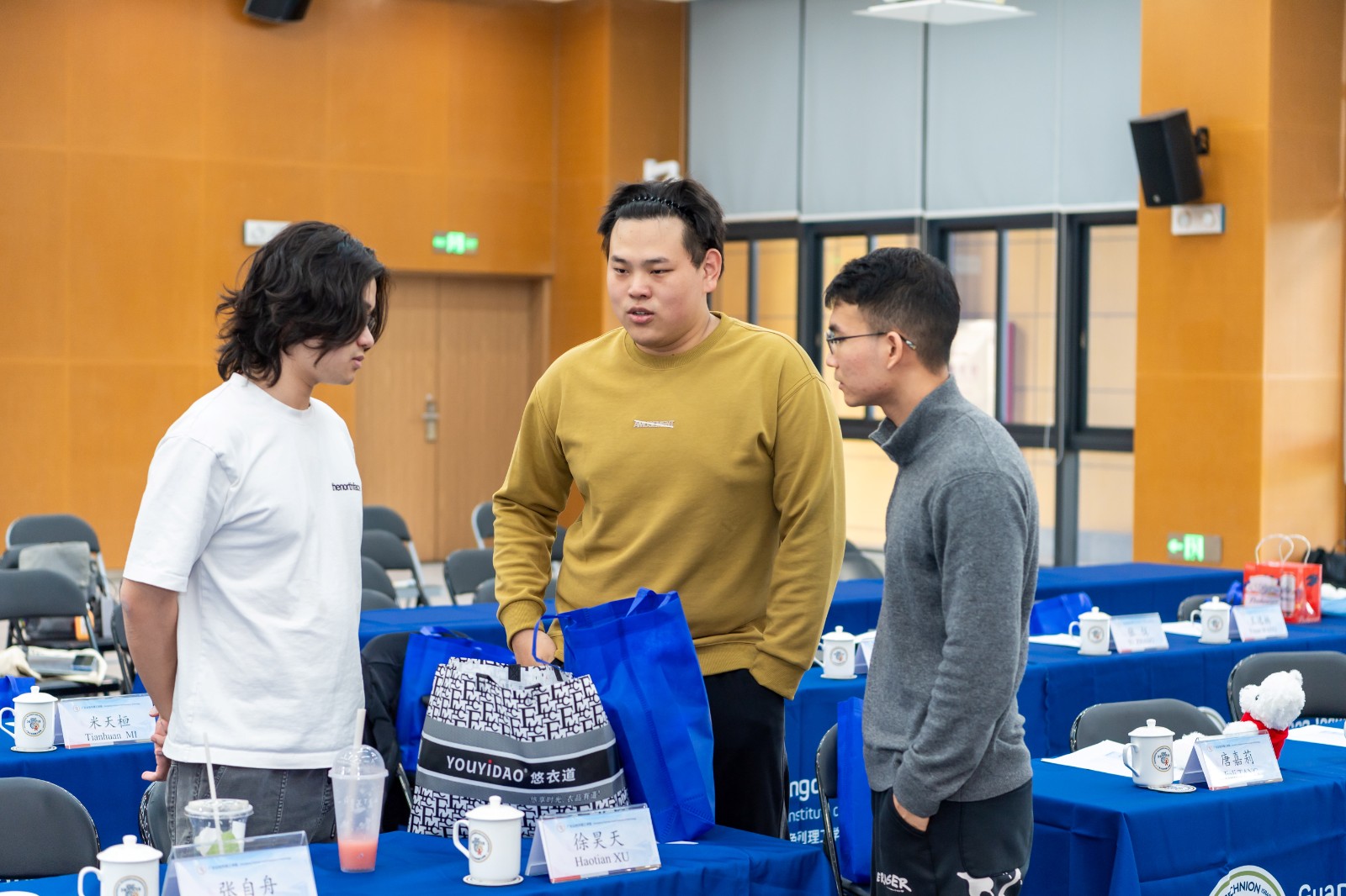 6390225044725856993436634