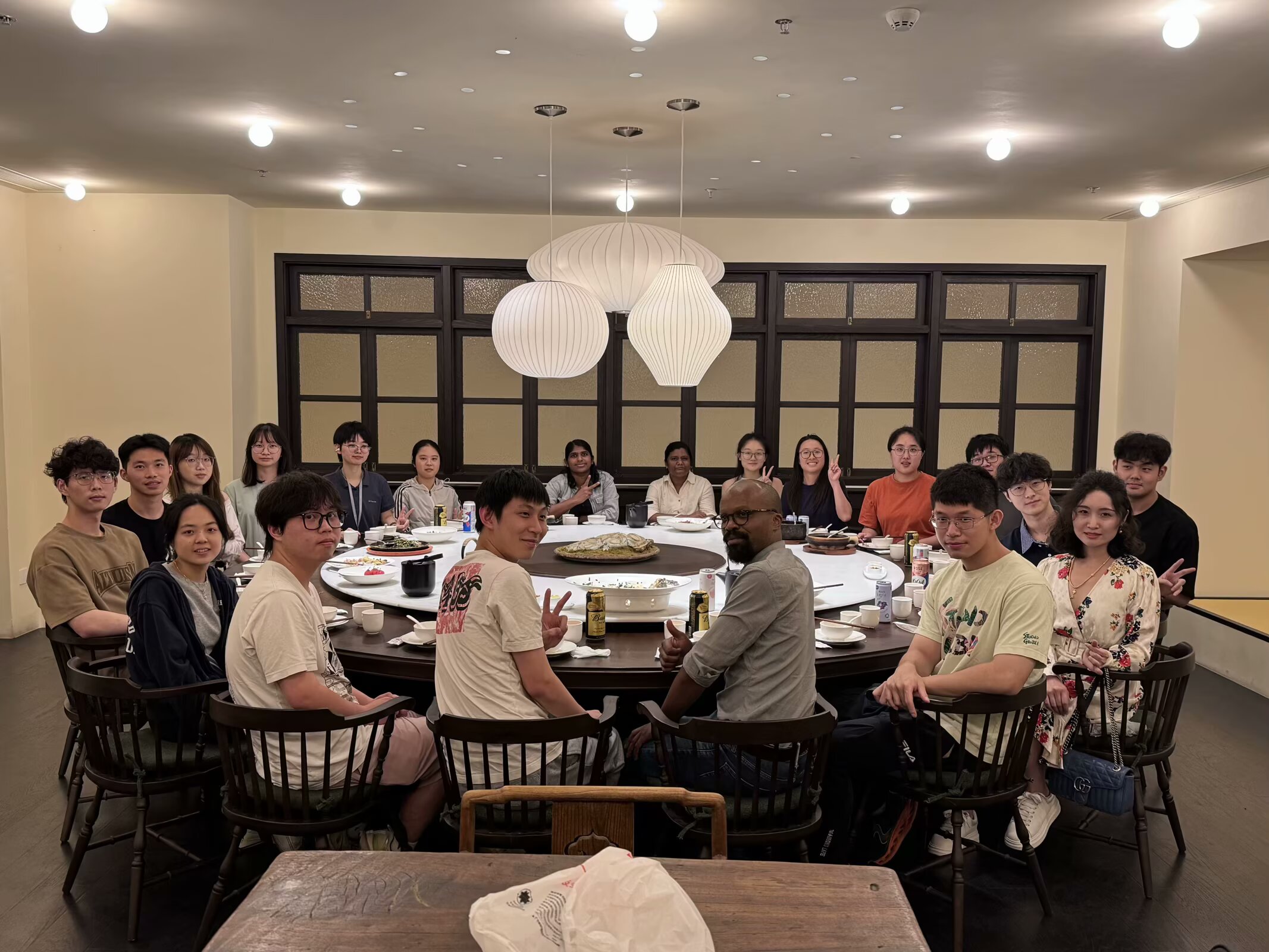 Olivier课题组聚餐.jpg Olivier课题组聚餐.jpg